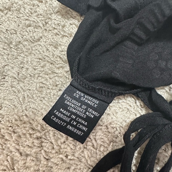 Le Chateau Black Halter dress - Picture 6 of 7